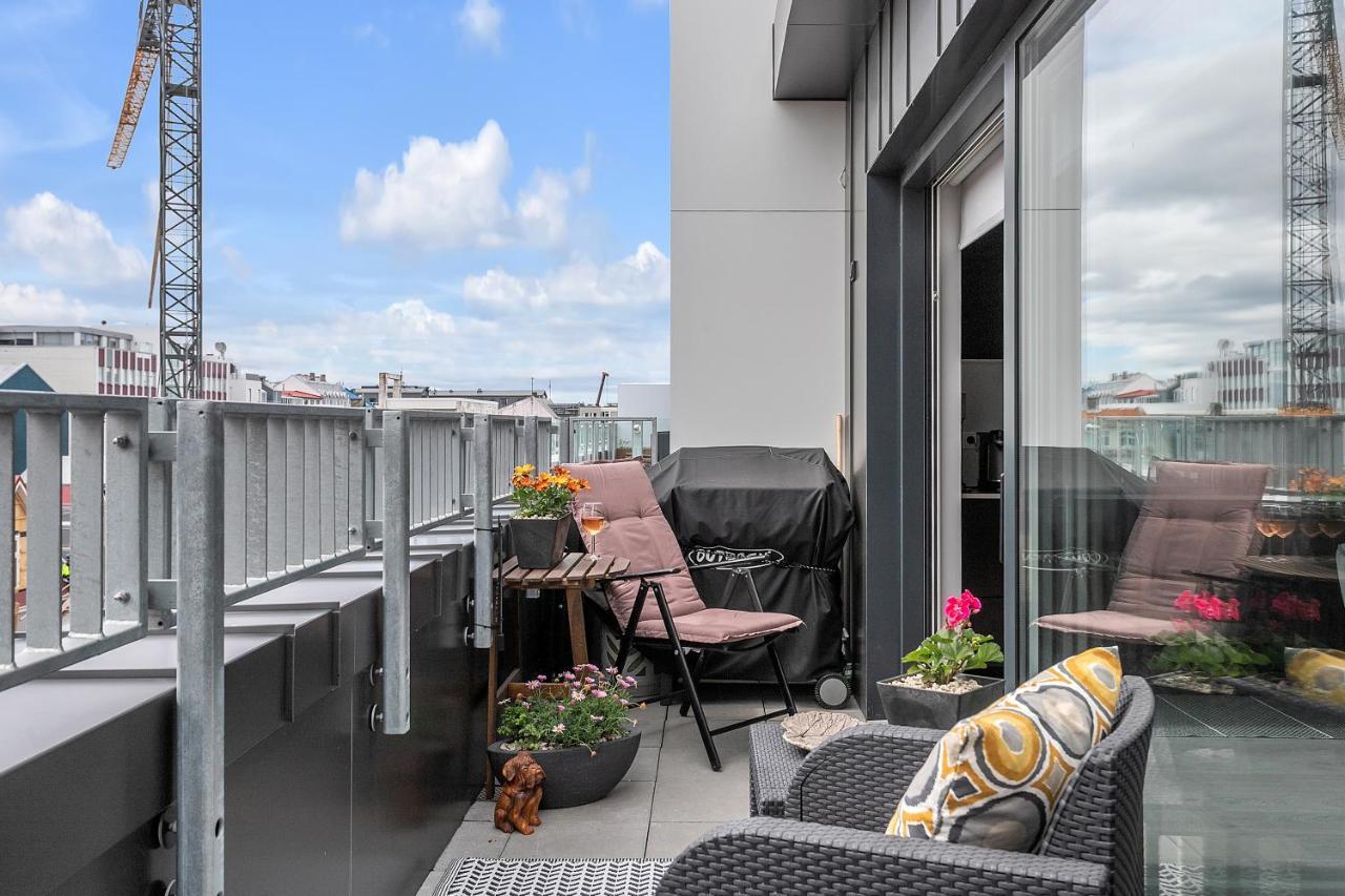 Penthouse In Central - Amazing View * Reykjavik
